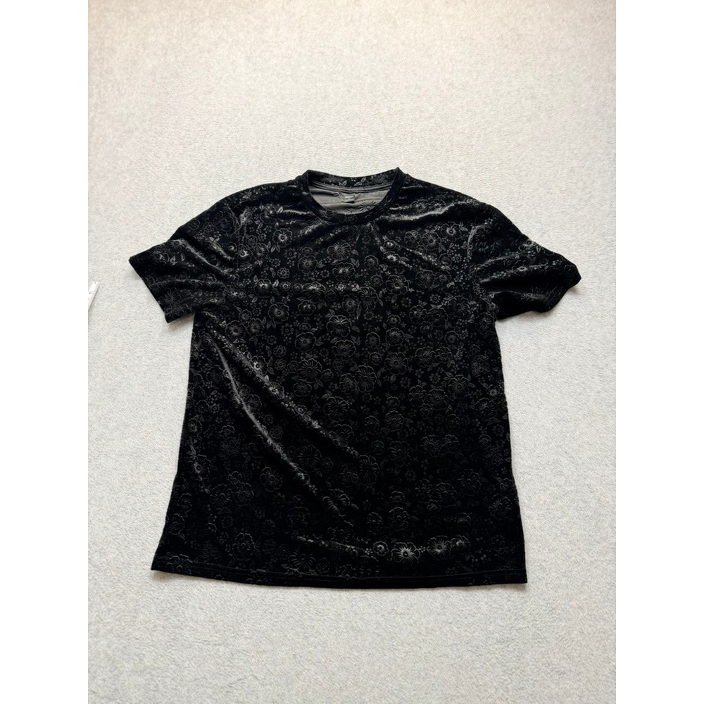Manfinity Mens Black Velvet Floral Embossed Short Sleeve T-Shirt Size L